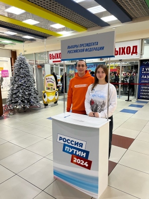 Активисты Ростовского регионального отделения ВОД «Волонтёры Победы» подключились к избирательной кампании и оказывают помощь на пунктах сбора подписей